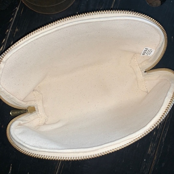 NWOT FEED 10 for Clarins Cosmetic Pouch - Picture 11 of 12